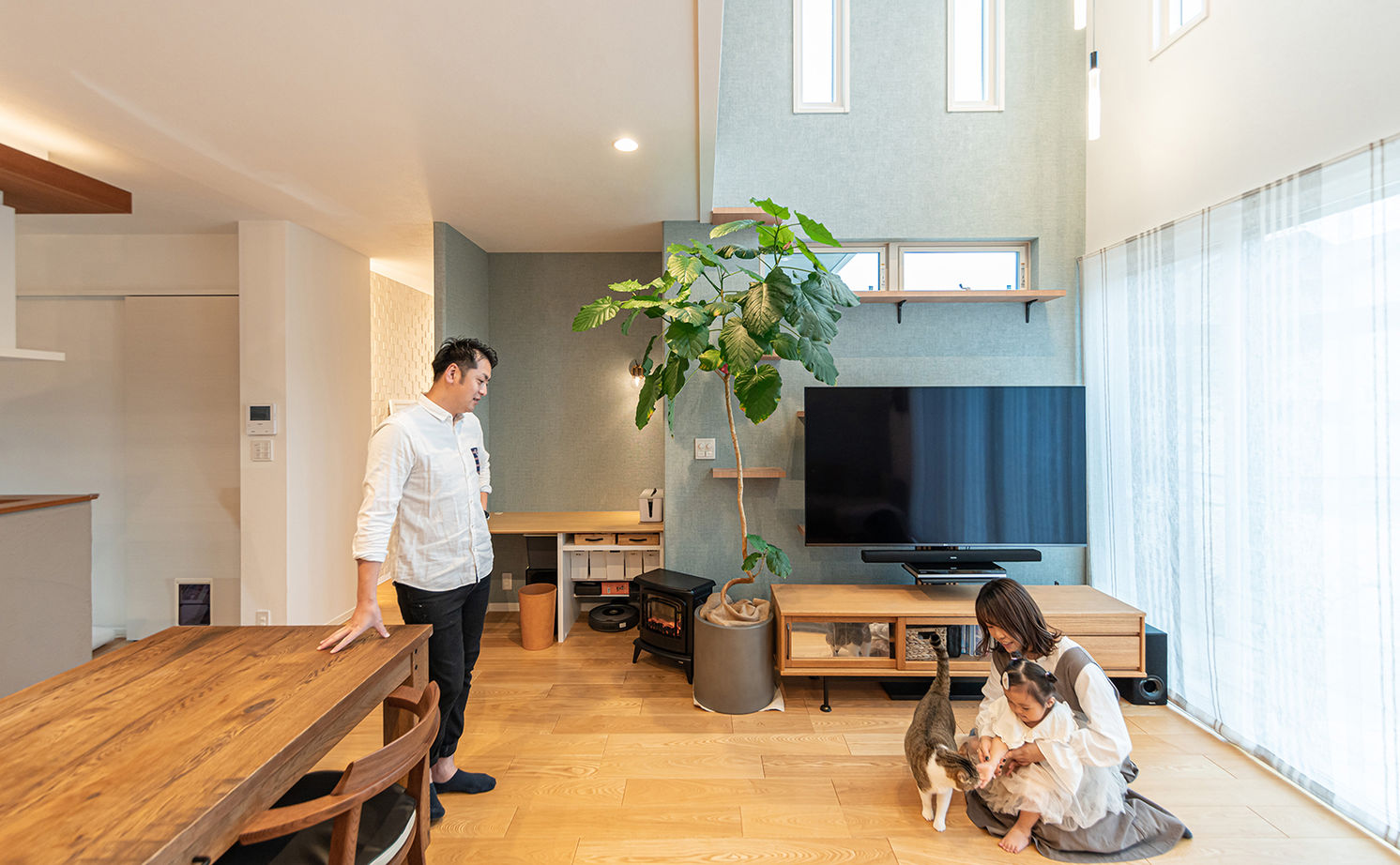 セキスイハイム 【38.8坪/夫婦＋子ども1人】大きな吹き抜けのある開放空間で広々と暮らす、家族もペットも心地よい住まいの建築実例画像5