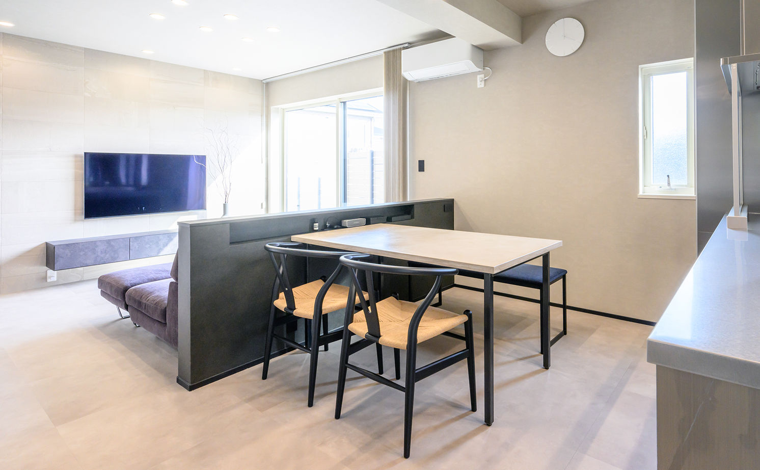 セキスイハイム 【28.9坪/夫婦】生活感を抑えたスタイリッシュな空間で“非日常”を楽しむホテルライクな住まいの建築実例画像5