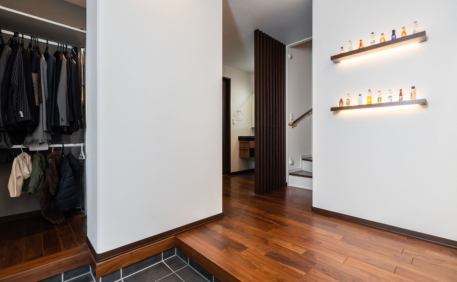 セキスイハイム 【39.6坪/夫婦＋子ども1人】みんなで囲むダイニングキッチンがこの家の主役。くつろぎとおもてなしの住まいの建築実例画像6