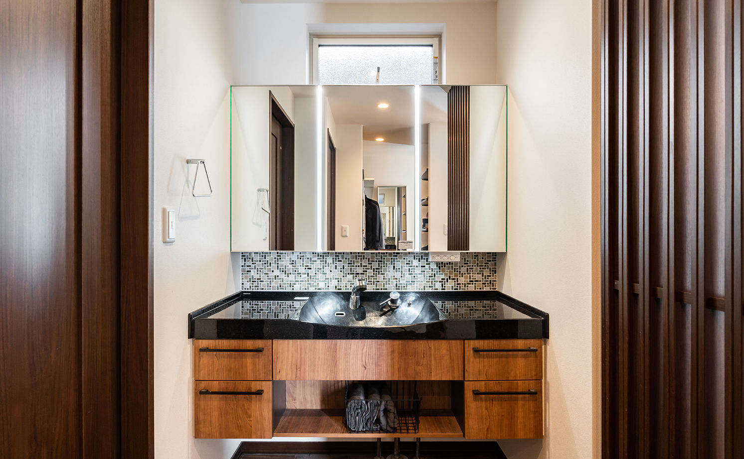 セキスイハイム 【39.6坪/夫婦＋子ども1人】みんなで囲むダイニングキッチンがこの家の主役。くつろぎとおもてなしの住まいの建築実例画像9