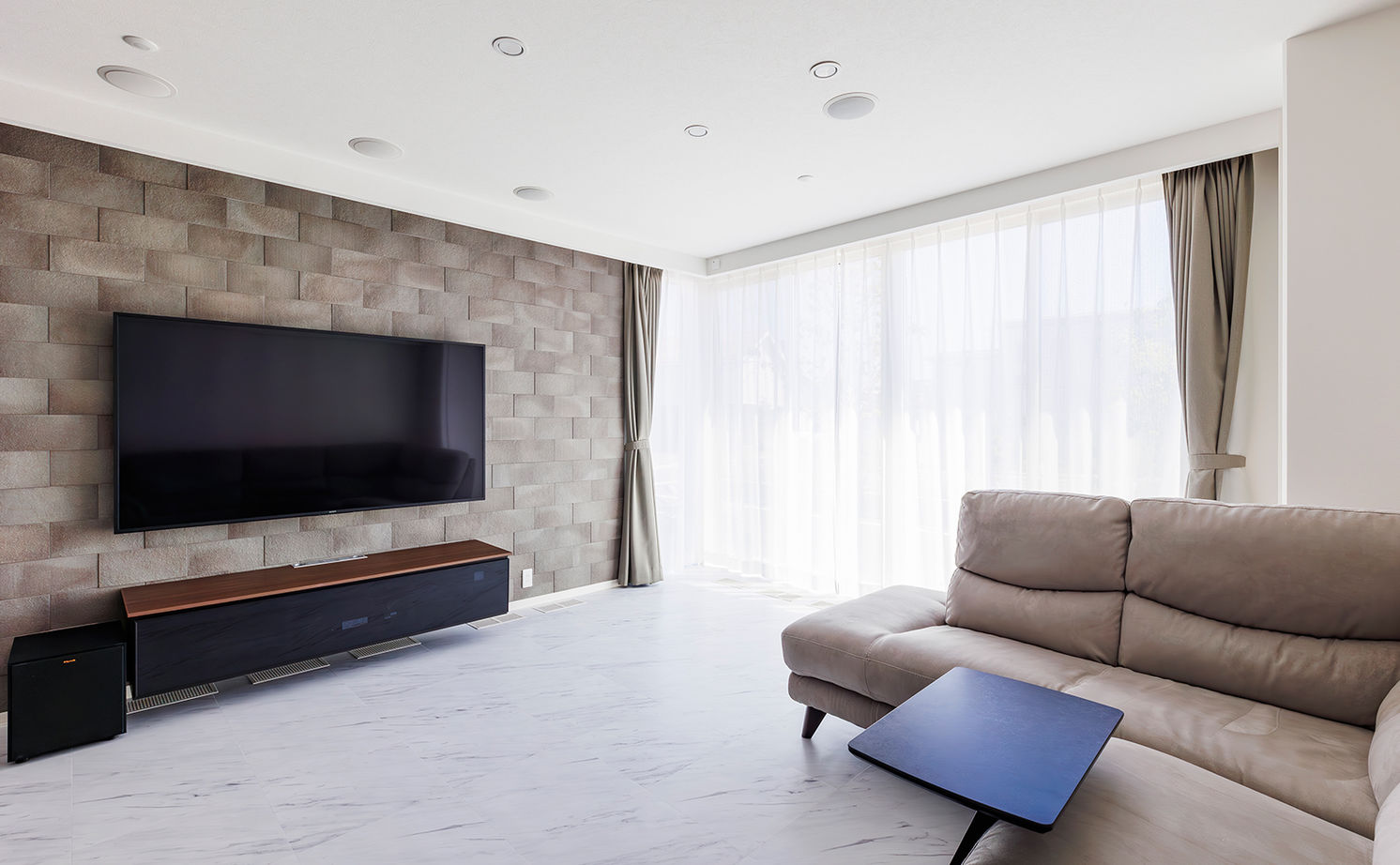 セキスイハイム 【34.2坪/夫婦】平屋×回遊動線で家事も移動もスムーズに。ストレスを軽減するスタイリッシュな住まいの建築実例画像3