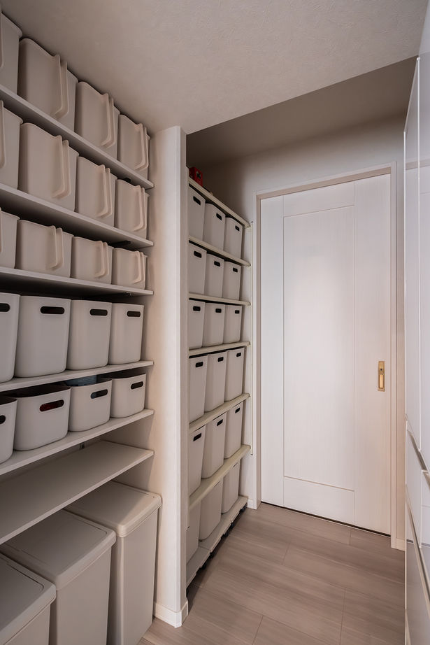 セキスイハイム 【31.7坪/夫婦＋子ども3人】美しくつくり上げた空間の中で、日々の家事効率を高める回遊動線×平屋の住まいの建築実例画像7