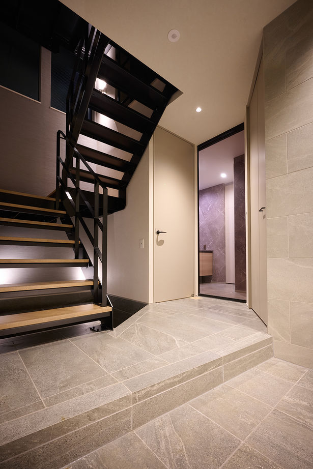 セキスイハイム 【敷地21.6坪/３階建て/夫婦】工夫とこだわりを詰め込み、広々と心地よく暮らす。狭小土地に建つ都市型住宅の建築実例画像3