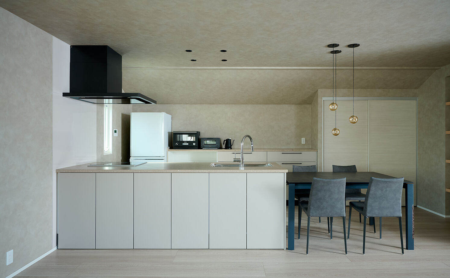 セキスイハイム 【63.3坪/両親+夫婦+子ども3人】親世帯と子世帯それぞれにインテリアや暮らしを楽しむ分離型二世帯住宅の建築実例画像3