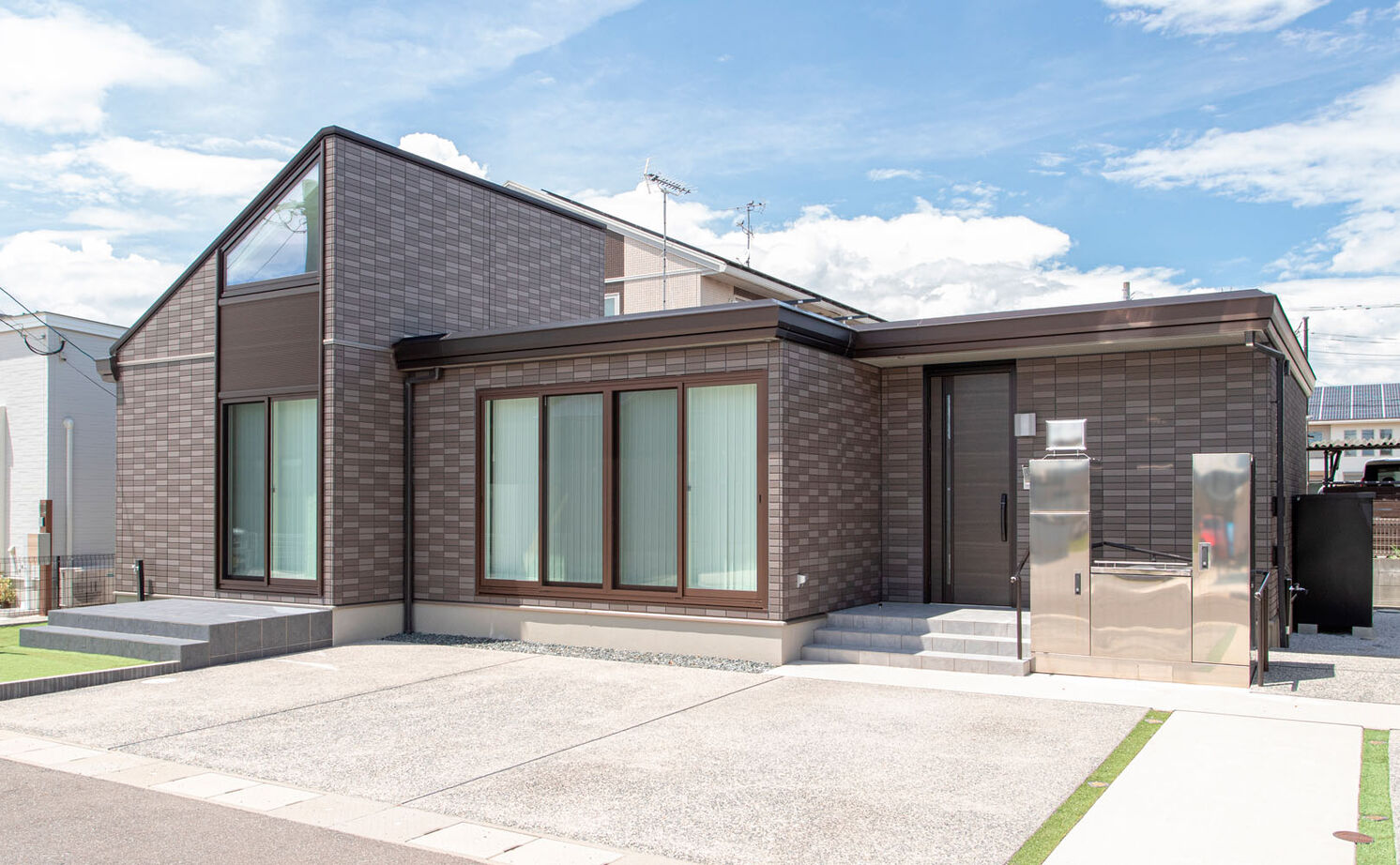 セキスイハイム 【30.5坪/夫婦+子ども2人】大開口の広いLDKや回遊動線、大型収納など、家族を第一に想い設計した平屋住宅の建築実例画像2