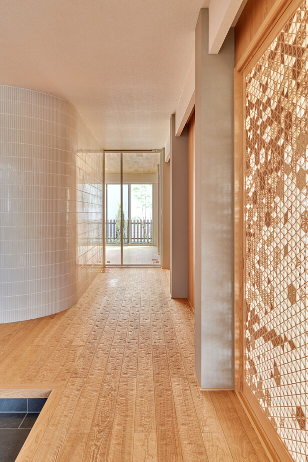 セキスイハイム 【134坪/両親+夫婦+子ども3人】和の伝統意匠と先進的な機能性が共鳴する、自然素材の息づく上質な住まいの建築実例画像16