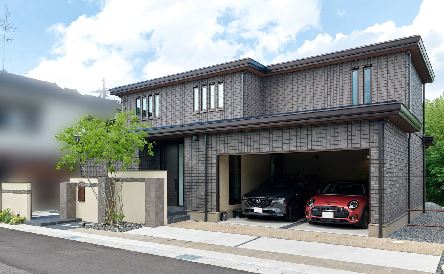 セキスイハイム 【ガレージハウス/夫婦+子ども2人】家具との調和を重視した空間設計。2台分のビルトインガレージを叶えた家の建築実例画像3