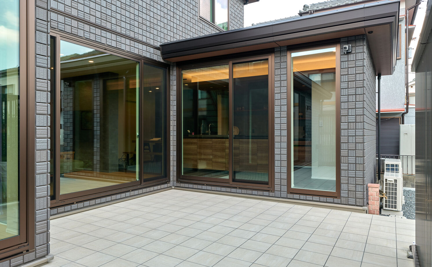 セキスイハイム 【ガレージハウス/夫婦+子ども2人】家具との調和を重視した空間設計。2台分のビルトインガレージを叶えた家の建築実例画像8