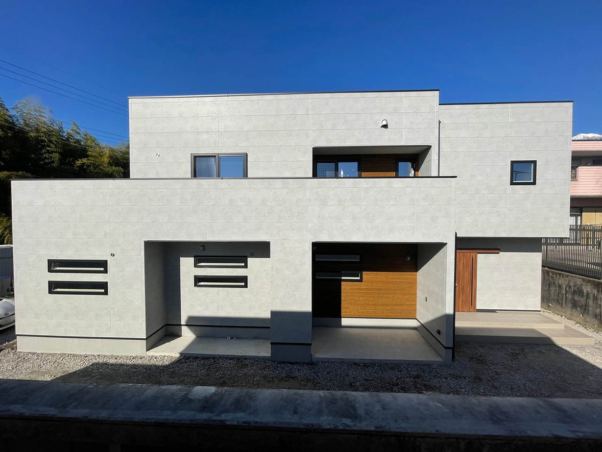 Suumo 36坪 2階リビング コンクリート打ち放し 天然木 木目と石調の異素材コラボがスタイリッシュな家 ぽっくハウス 芦工匠 の建築実例詳細 注文住宅