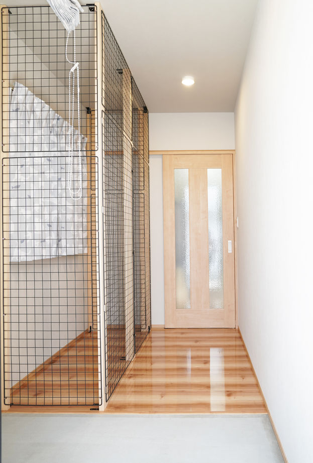 千里殖産 グレーの外観でまとまったスタイリッシュモダンハウスの建築実例画像7