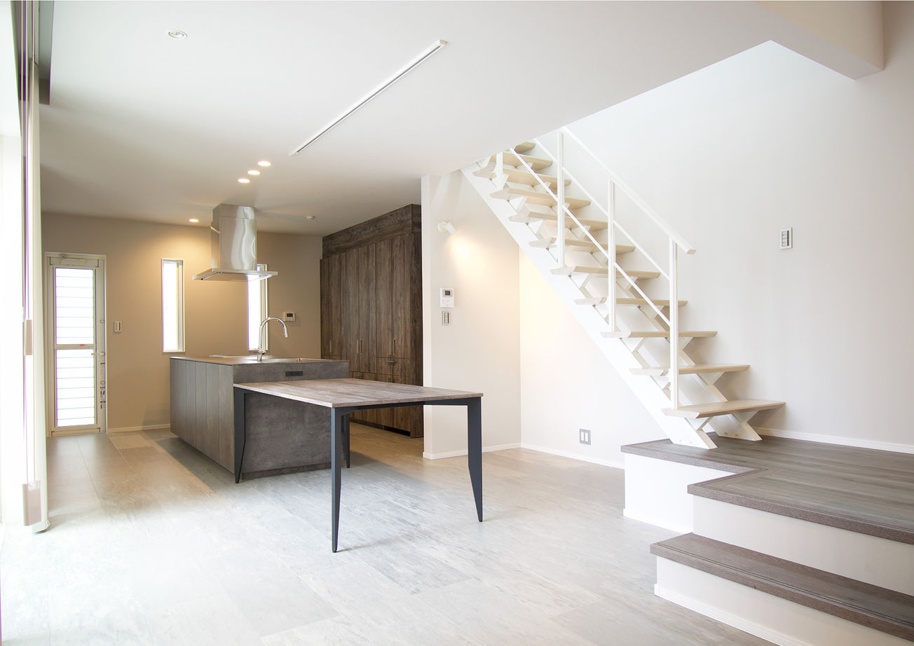 マコトホーム 【栗東/2000万円台/30坪台/土地探し】外からの視線は遮りながら、中庭から光や風を取り込む開放感のある家の建築実例画像2