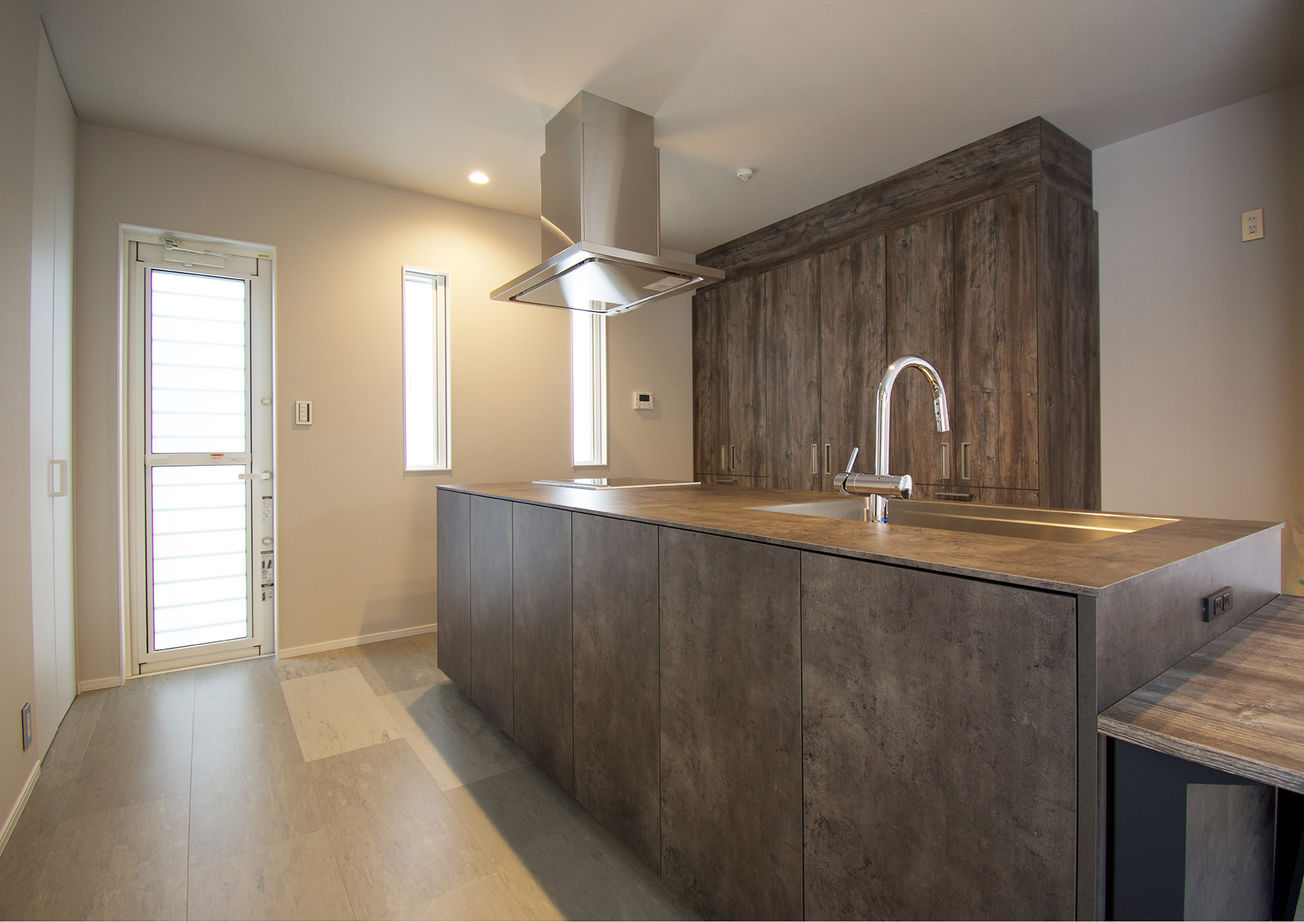 マコトホーム 【栗東/2000万円台/30坪台/土地探し】外からの視線は遮りながら、中庭から光や風を取り込む開放感のある家の建築実例画像3