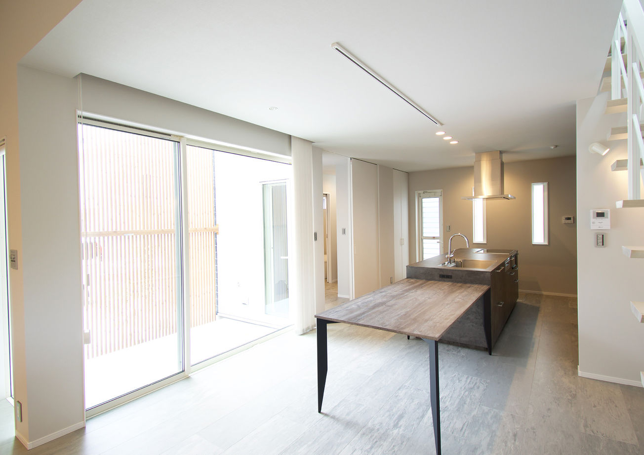 マコトホーム 【栗東/2000万円台/30坪台/土地探し】外からの視線は遮りながら、中庭から光や風を取り込む開放感のある家の建築実例画像4