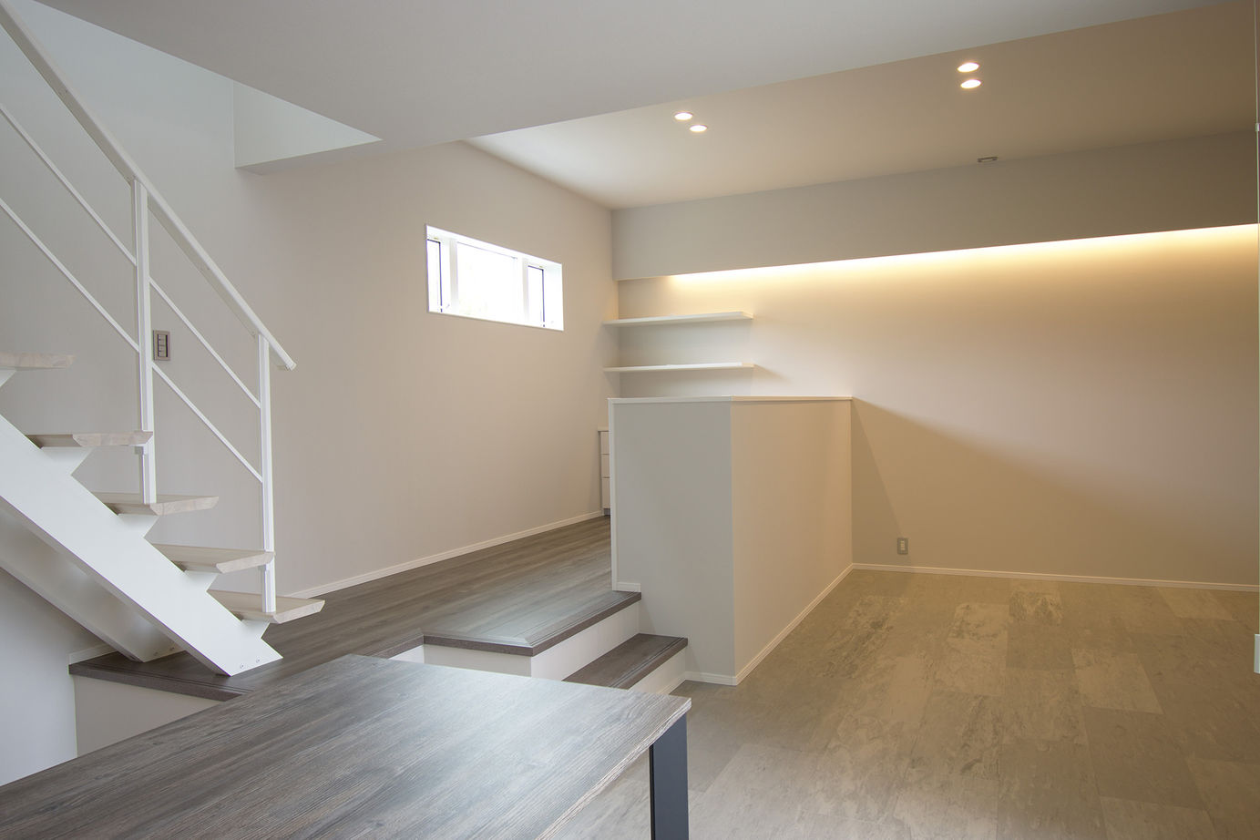 マコトホーム 【栗東/2000万円台/30坪台/土地探し】外からの視線は遮りながら、中庭から光や風を取り込む開放感のある家の建築実例画像5