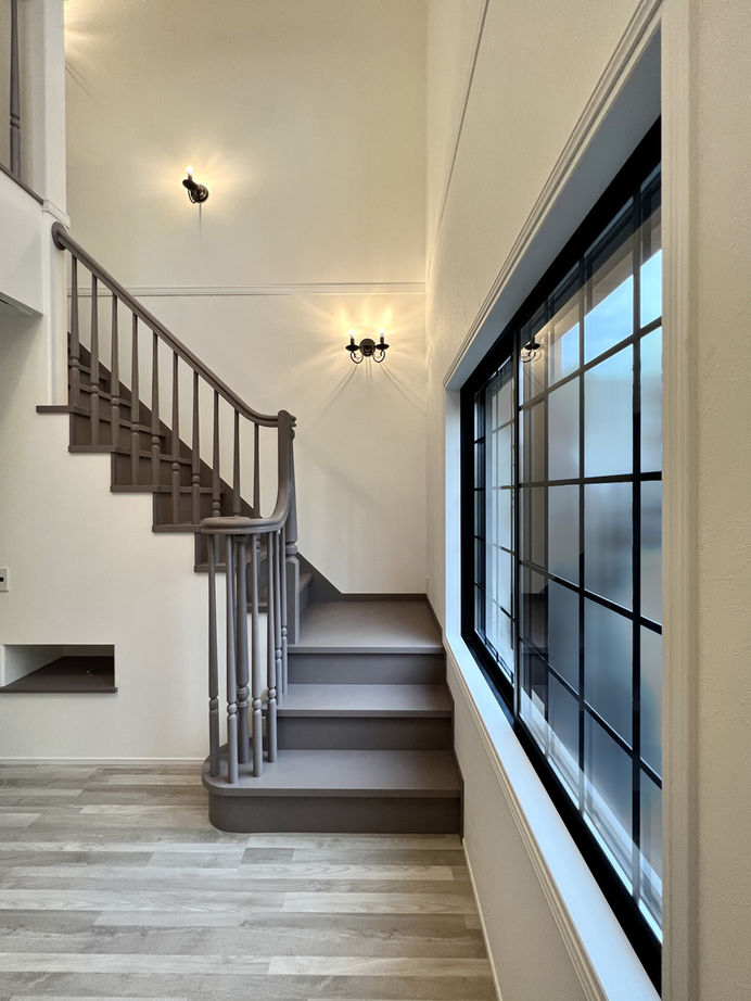 マコトホーム 【滋賀県/1000万円台/20坪台】めざしたのはパリの街角に佇むアパルトマン。豊かで贅沢な時を刻む小さな家の建築実例画像