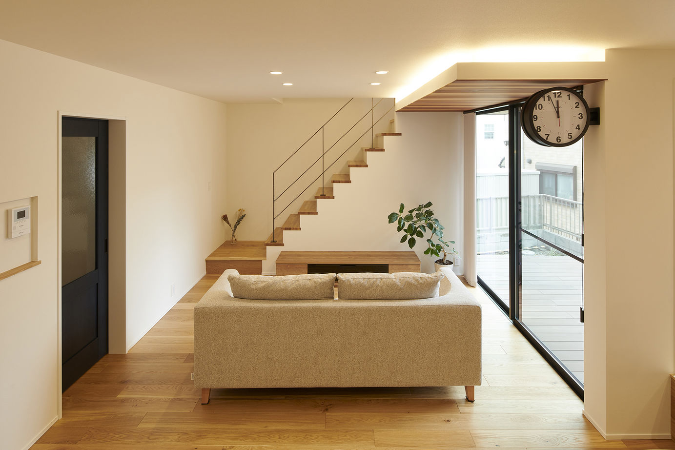 マコトホーム 【大津/2000万円台/30坪台/土地探し】広々リビングに人が集う。家族構成に応じて自由に部屋数を増やせる家の建築実例画像3