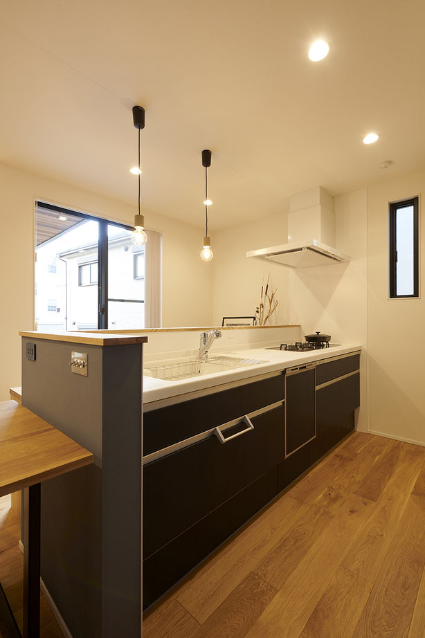 マコトホーム 【大津/2000万円台/30坪台/土地探し】広々リビングに人が集う。家族構成に応じて自由に部屋数を増やせる家の建築実例画像7