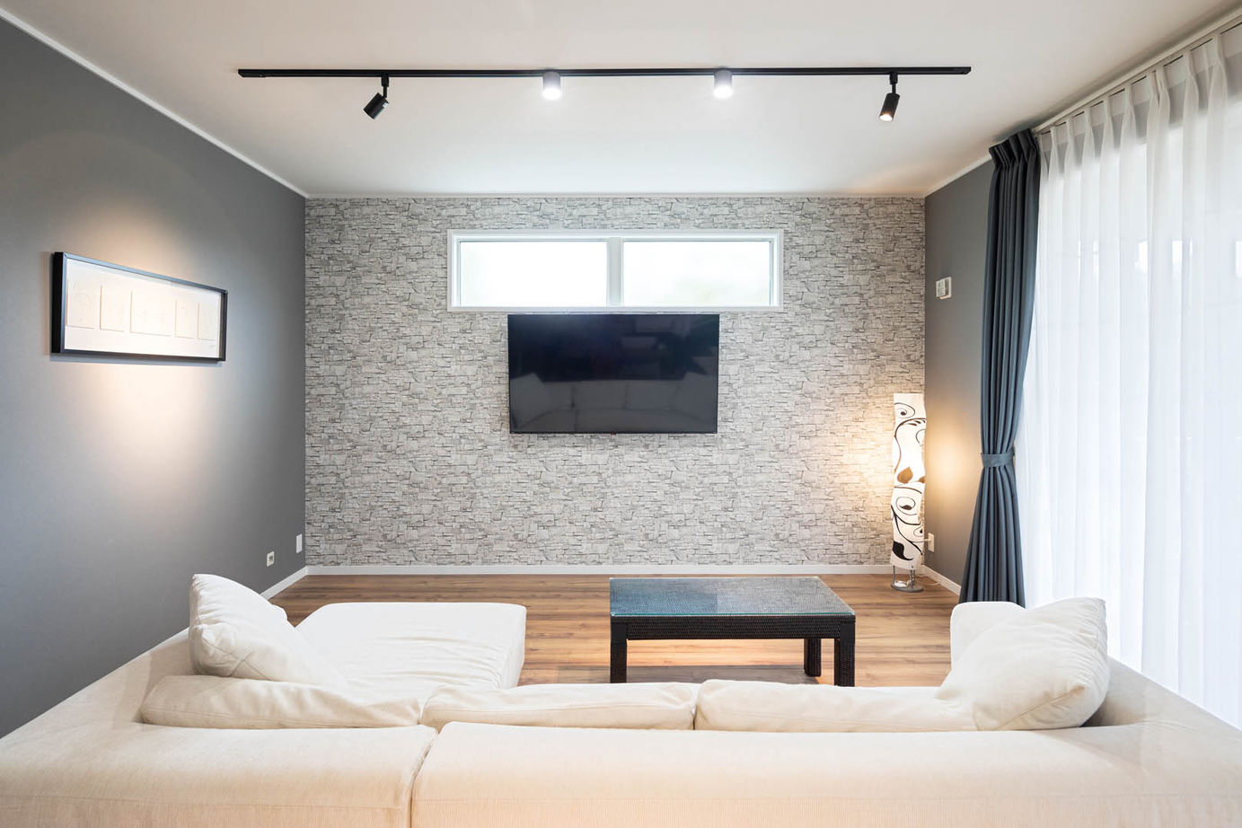 ロビンスジャパン 【2200万円/34.4坪/平屋/ビルトインガレージ/別荘】大人の遊び心を刺激するサーファーズスタイルの家の建築実例画像5