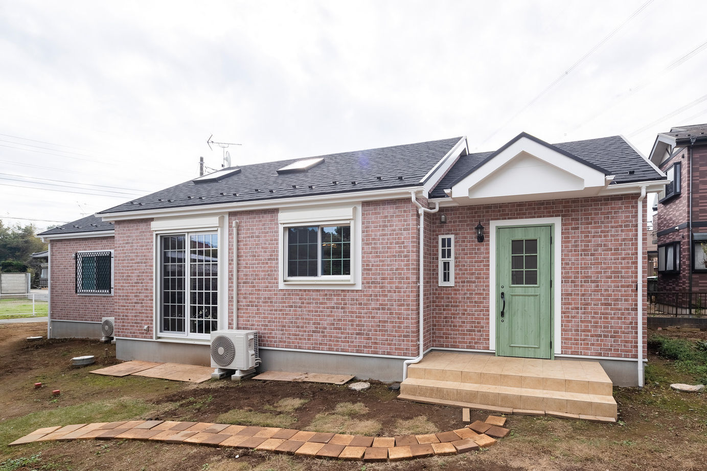 ロビンスジャパン 【1422万円/31坪/平屋/間取り図公開】ブルックリンカフェ・スタイル　子育ても家事も楽しい平屋の輸入住宅の建築実例画像2