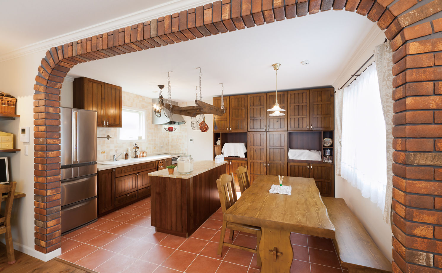 ロビンスジャパン 【1000万円台/狭小地】狭小地に憧れの輸入住宅！低予算でゆとりの3階建てを東京での建築実例画像3