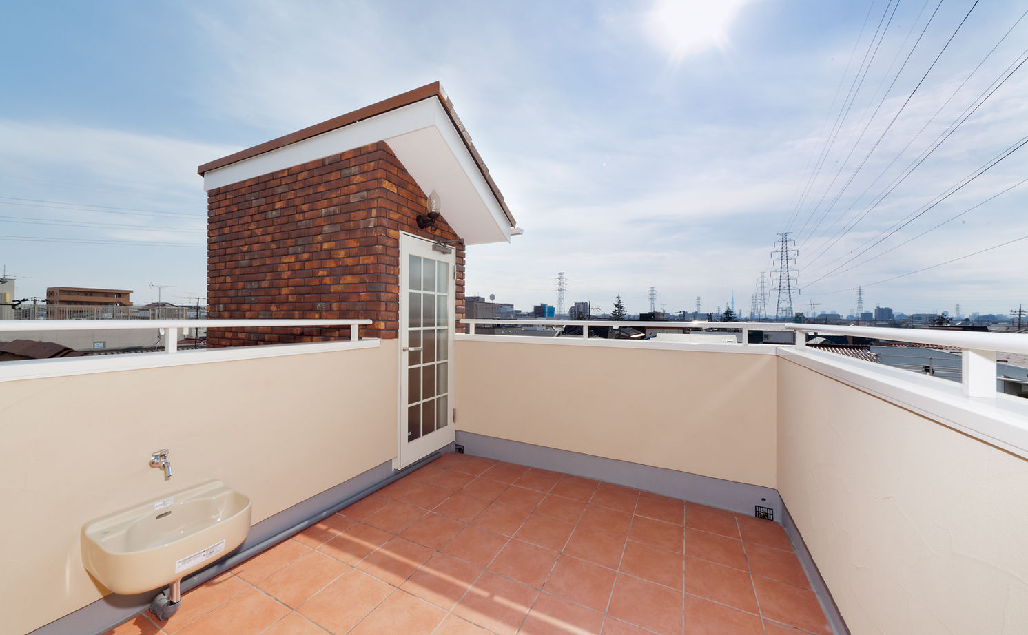 ロビンスジャパン 【1000万円台/狭小地】狭小地に憧れの輸入住宅！低予算でゆとりの3階建てを東京での建築実例画像6