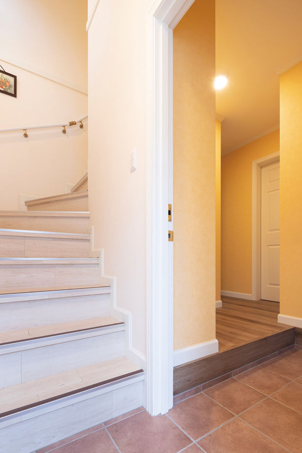 ロビンスジャパン 【1186万円/26.5坪/店舗併用/間取り図公開】輸入住宅で叶えた「自宅でレストラン開業」の夢の建築実例画像8