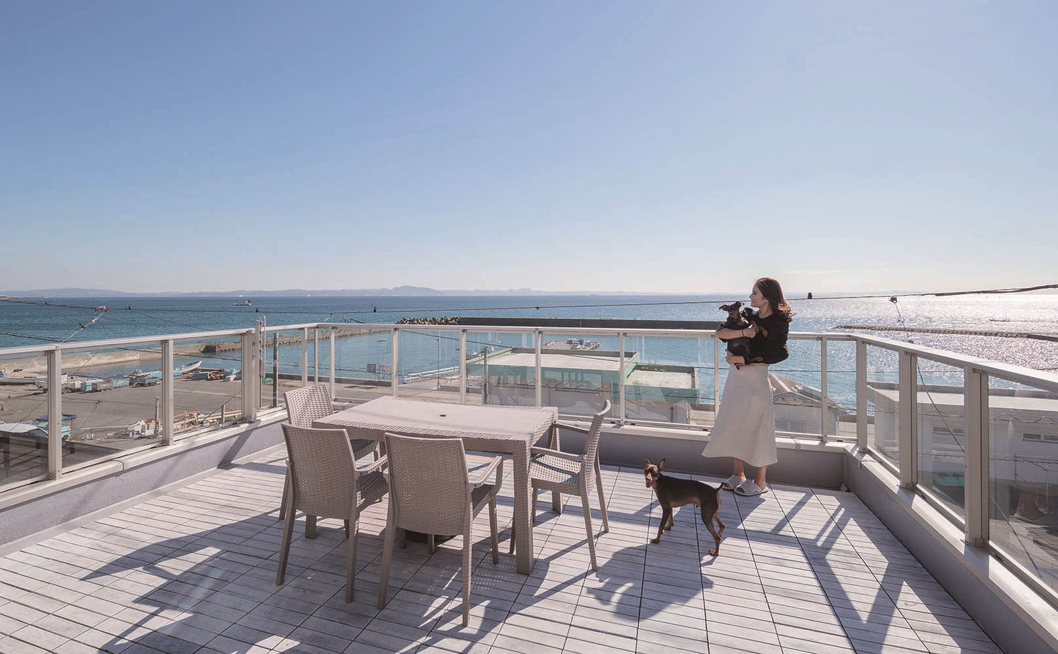 ロビンスジャパン 【2000万円台/39.3坪/屋上バルコニー/間取り図公開】毎日がリゾートライフ！きらめく海を感じて暮らす家の建築実例画像