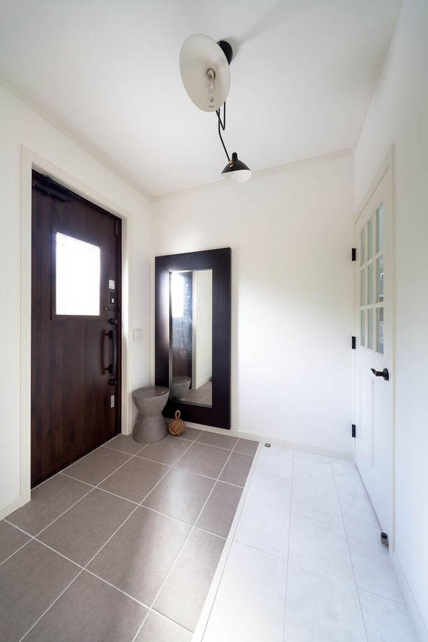 ロビンスジャパン 【1000万円台/40.7坪/吹抜け /暖炉/間取り図公開】冬も快適！ラグジュアリー＆シンプルモダンな輸入住宅　の建築実例画像8