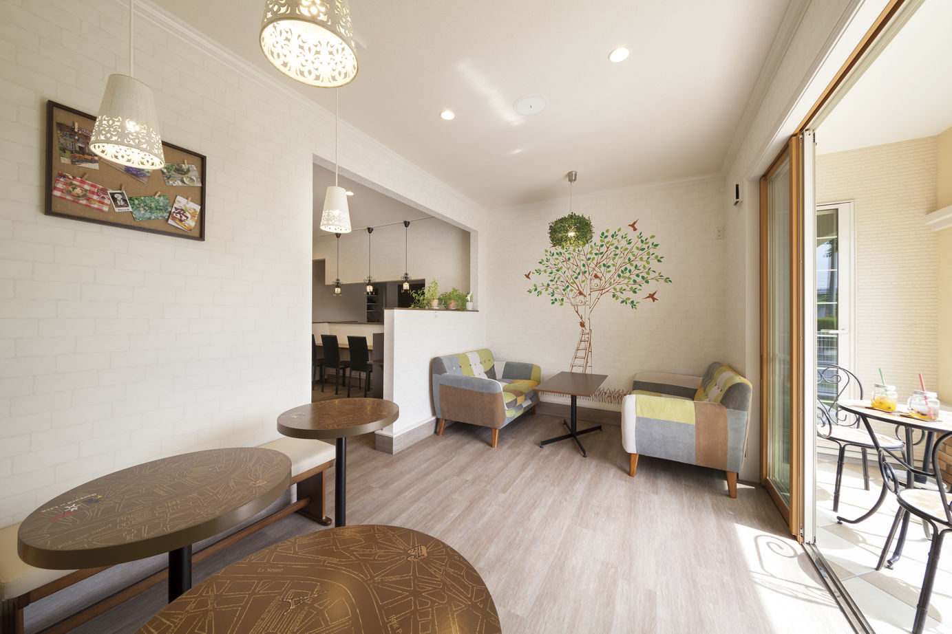 ロビンスジャパン 【1000万円台/間取図/店舗併用】カフェ兼住宅の夢叶う優美な外観の建築実例画像4