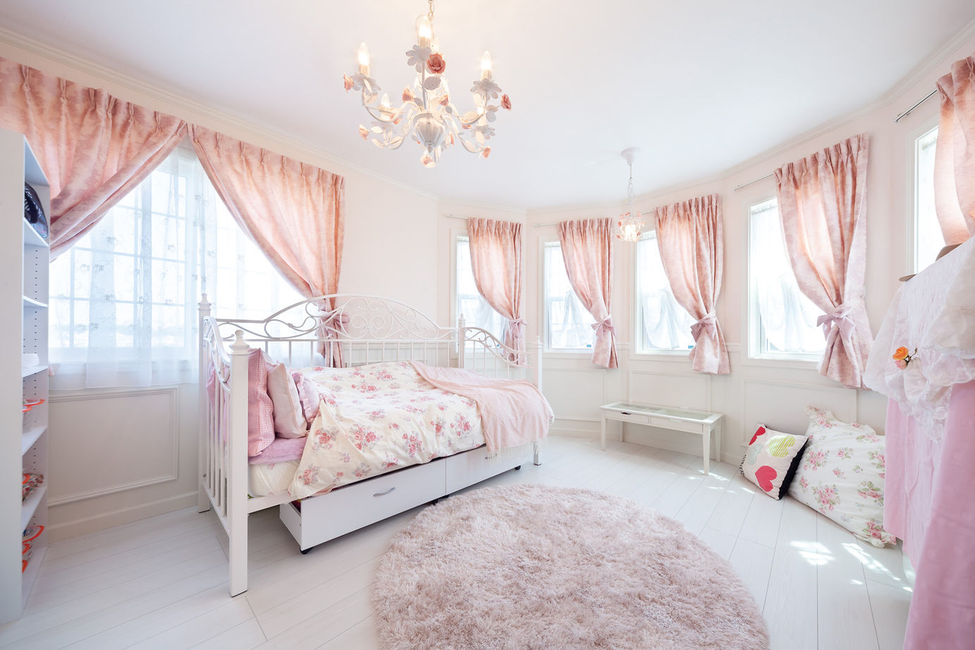 ロビンスジャパン 【2981万円/59.6坪/サーキュラー階段  /間取り図公開】人生を華やかに彩るクイーン・アン様式の邸宅の建築実例画像9