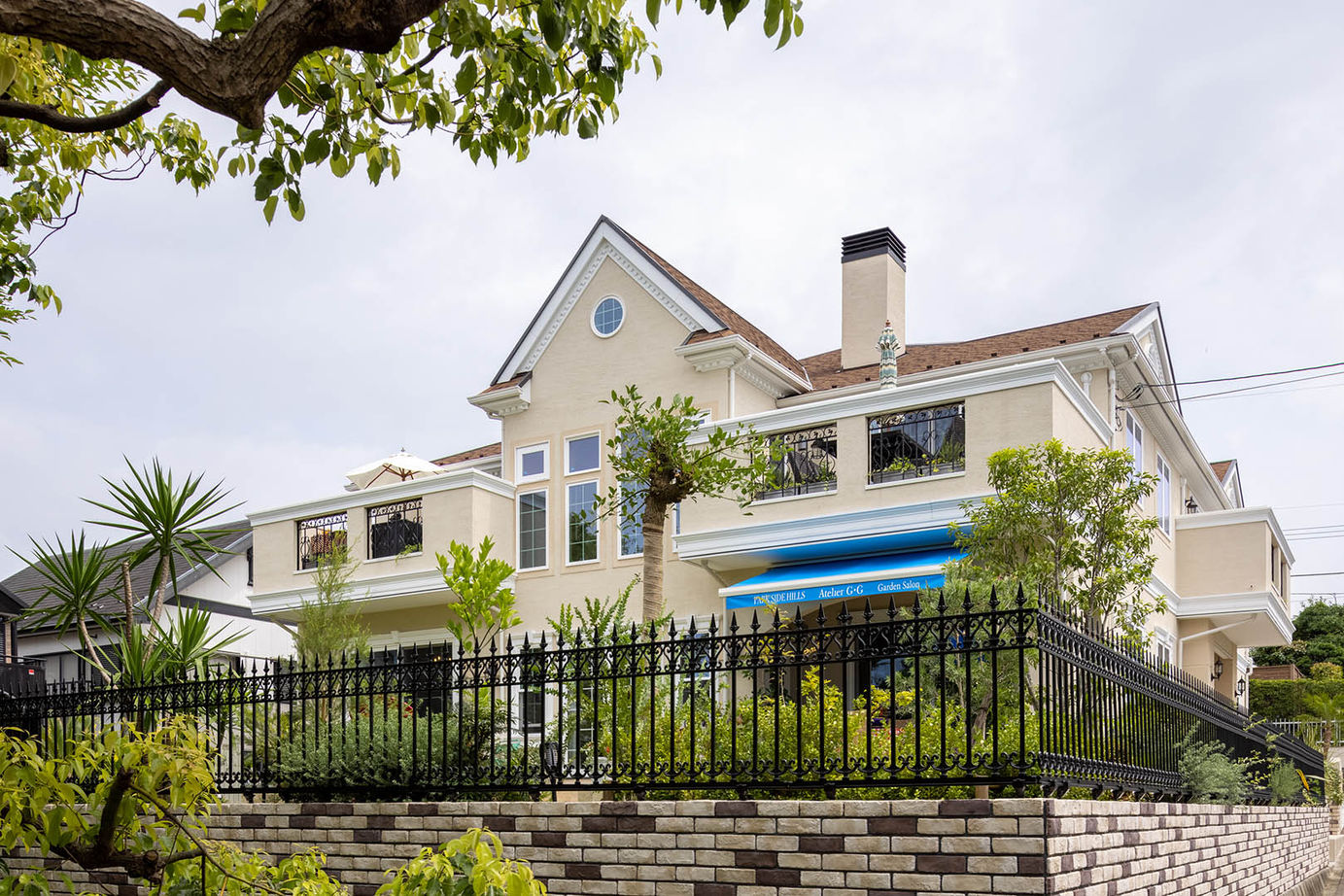 ロビンスジャパン ［輸入住宅/オフィス併用/建築家/間取り図公開］ブローニュの森の貴婦人をイメージしたエレガントな邸宅の建築実例画像