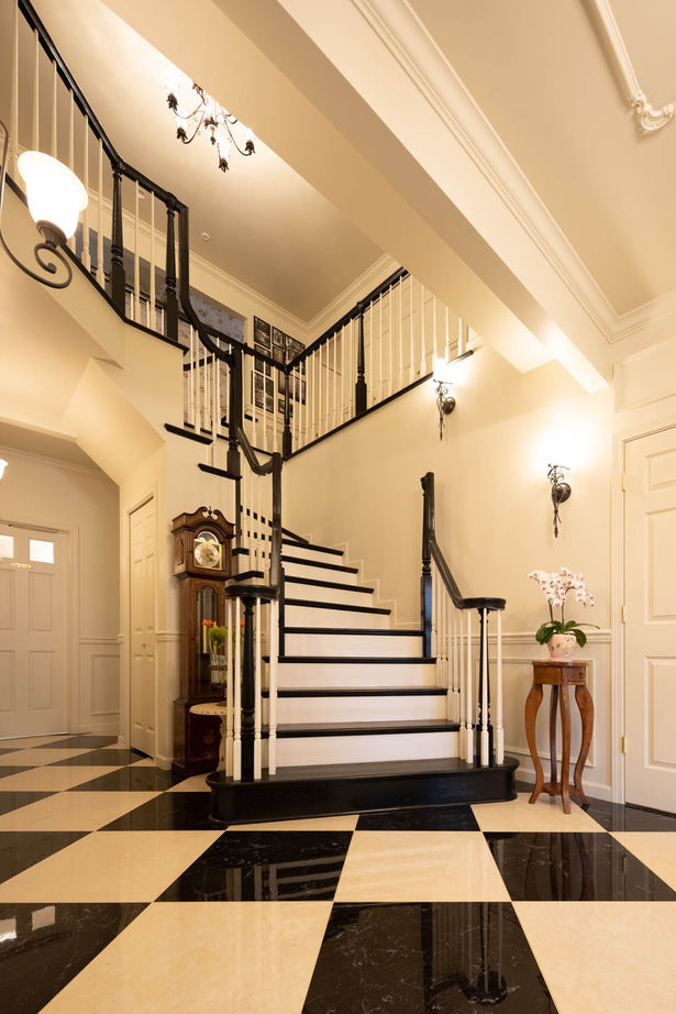 ロビンスジャパン ［輸入住宅/オフィス併用/建築家/間取り図公開］ブローニュの森の貴婦人をイメージしたエレガントな邸宅の建築実例画像4