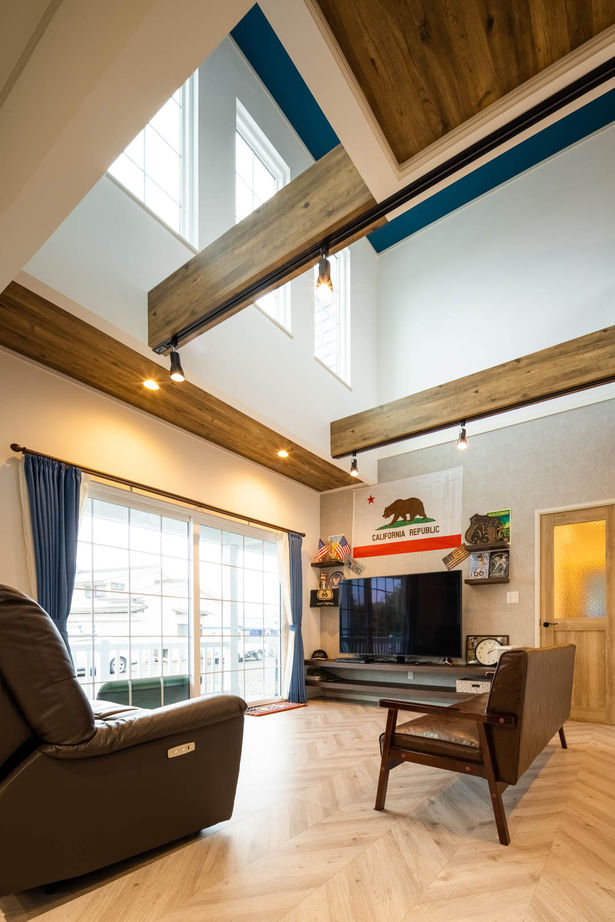 ロビンスジャパン 【3000万円台/89.5坪/完全分離・二世帯住宅/西海岸】カバードポーチの外ごはんが楽しいアメリカンハウスの建築実例画像3