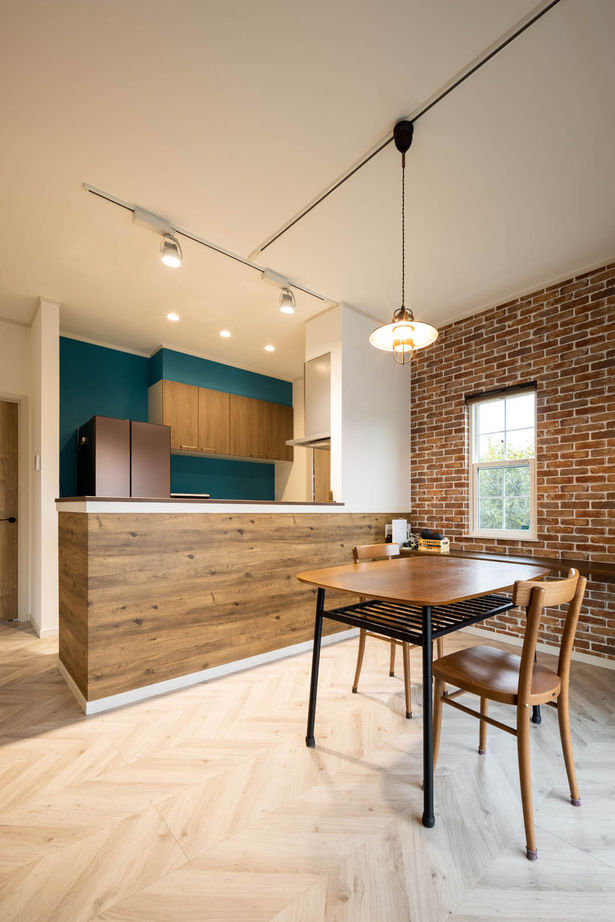 ロビンスジャパン 【3000万円台/89.5坪/完全分離・二世帯住宅/西海岸】カバードポーチの外ごはんが楽しいアメリカンハウスの建築実例画像5