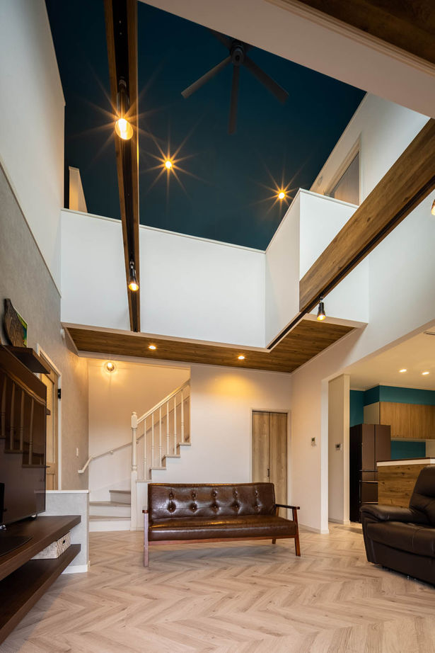 ロビンスジャパン 【3000万円台/89.5坪/完全分離・二世帯住宅/西海岸】カバードポーチの外ごはんが楽しいアメリカンハウスの建築実例画像7