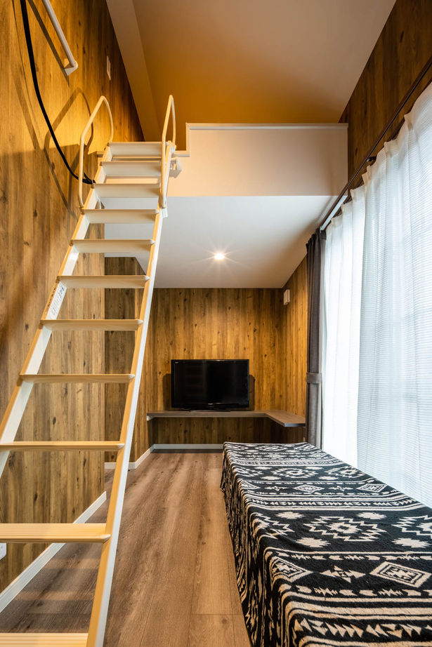 ロビンスジャパン 【3000万円台/89.5坪/完全分離・二世帯住宅/西海岸】カバードポーチの外ごはんが楽しいアメリカンハウスの建築実例画像10