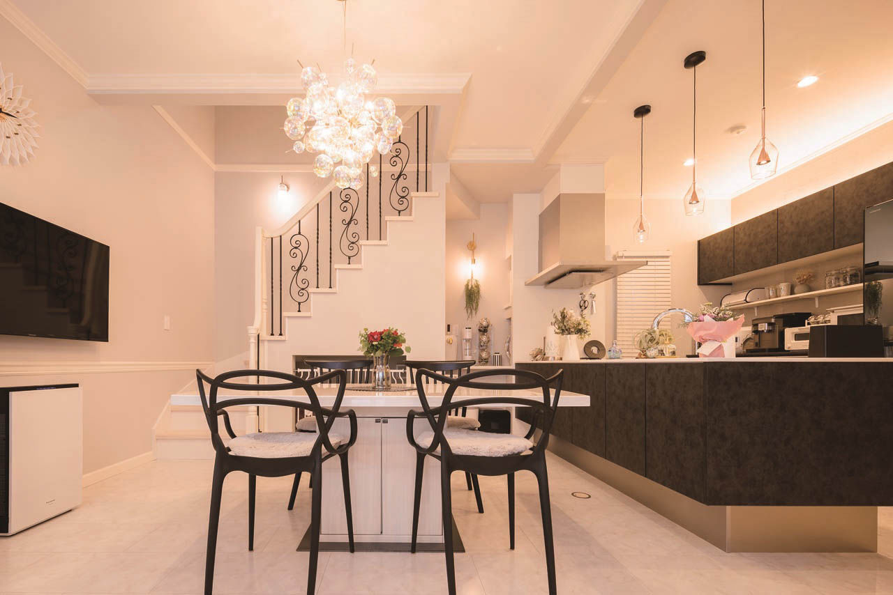 ロビンスジャパン 【2000万円台/36坪/店舗併用/間取り図公開】パノラマウインドウが目を惹くネイルサロン併設の輸入住宅の建築実例画像6