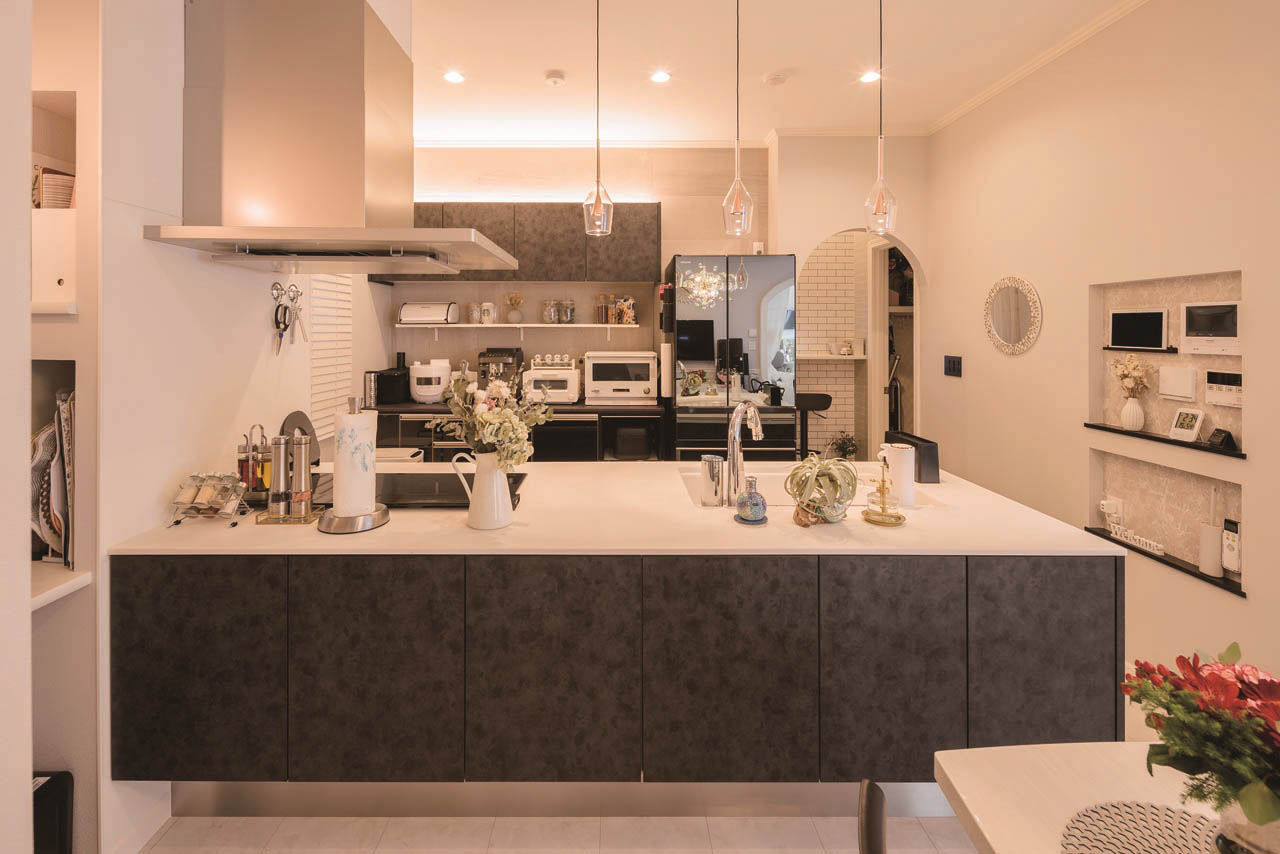 ロビンスジャパン 【2000万円台/36坪/店舗併用/間取り図公開】パノラマウインドウが目を惹くネイルサロン併設の輸入住宅の建築実例画像7