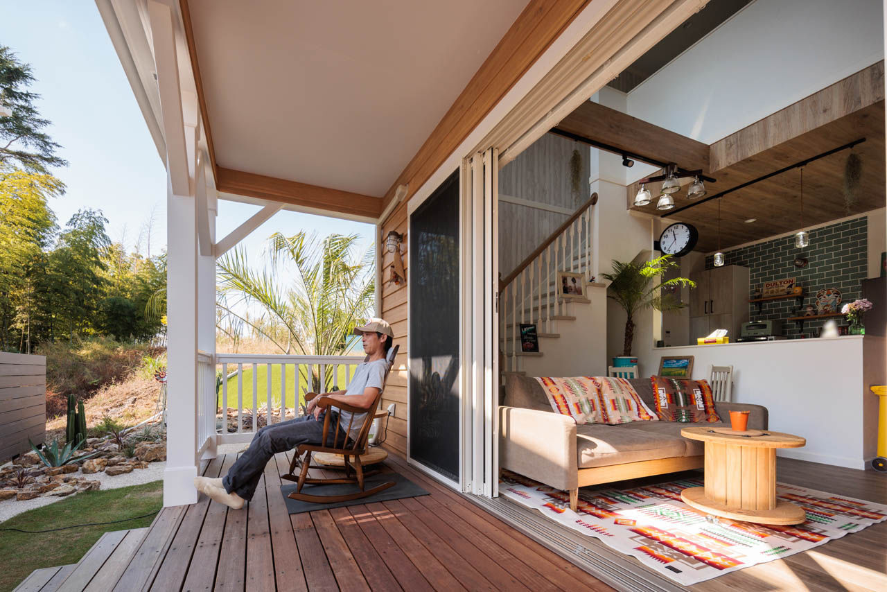 ロビンスジャパン 【1000万円台/25坪/アメリカ住宅/間取り図公開】カバードポーチとバイクガレージと遊び心を楽しむ家の建築実例画像2