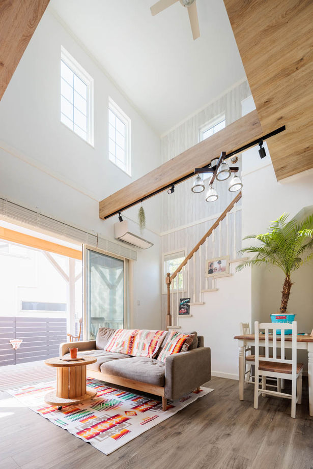 ロビンスジャパン 【1000万円台/25坪/アメリカ住宅/間取り図公開】カバードポーチとバイクガレージと遊び心を楽しむ家の建築実例画像3