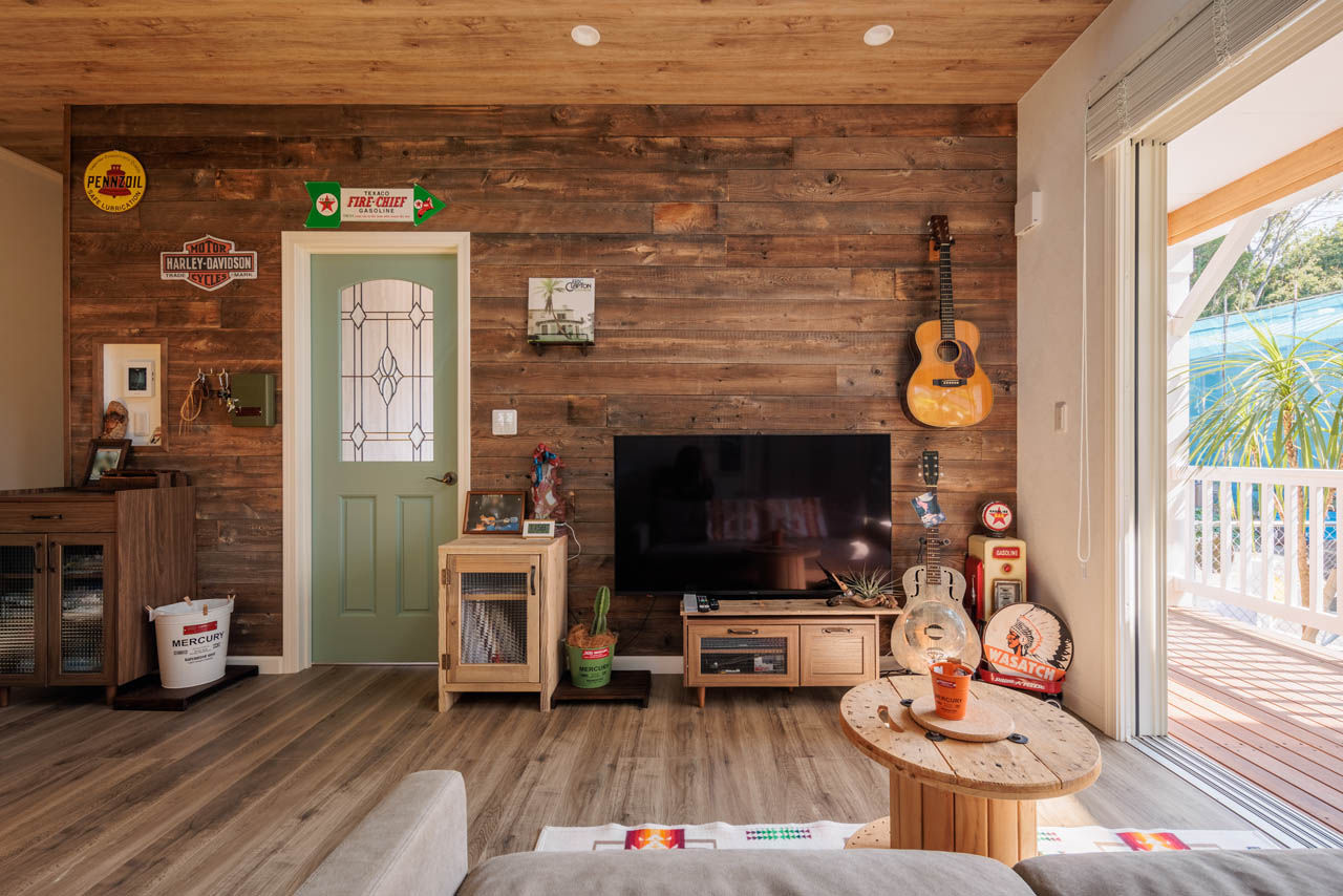 ロビンスジャパン 【1000万円台/25坪/アメリカ住宅/間取り図公開】カバードポーチとバイクガレージと遊び心を楽しむ家の建築実例画像4