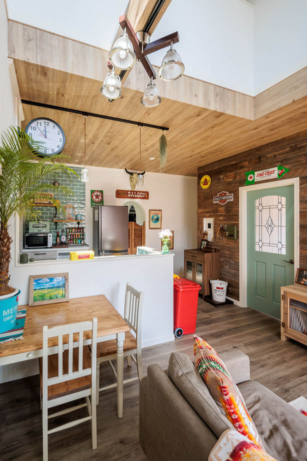 ロビンスジャパン 【1000万円台/25坪/アメリカ住宅/間取り図公開】カバードポーチとバイクガレージと遊び心を楽しむ家の建築実例画像5