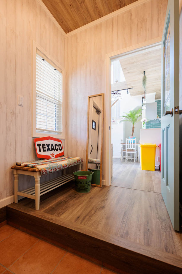 ロビンスジャパン 【1000万円台/25坪/アメリカ住宅/間取り図公開】カバードポーチとバイクガレージと遊び心を楽しむ家の建築実例画像8