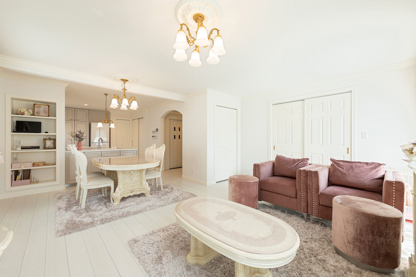 ロビンスジャパン 【4000万円～/68.1坪/3階建て】ヨーロッパの高級邸宅を再現した、瀟洒な美術館のような3階建ての建築実例画像4