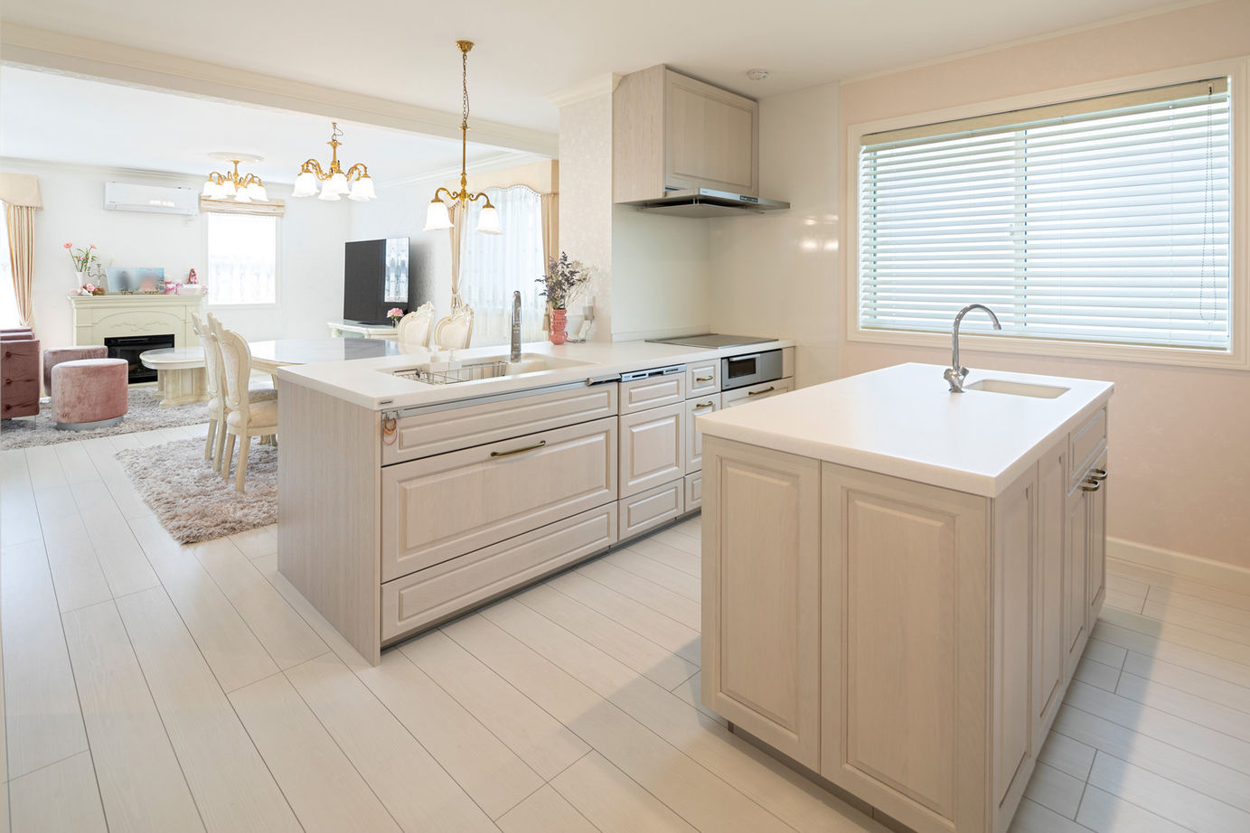 ロビンスジャパン 【4000万円～/68.1坪/3階建て】ヨーロッパの高級邸宅を再現した、瀟洒な美術館のような3階建ての建築実例画像6