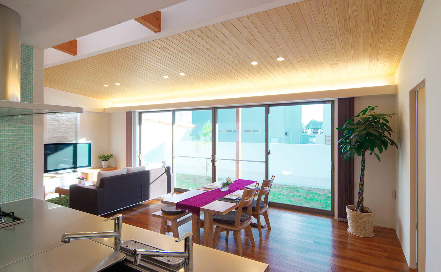 大政建築 【2000万円台/平屋/間取り図】ビルトインガレージのある平屋。塗り壁や無垢材を活かした、和モダンの平屋の建築実例画像8