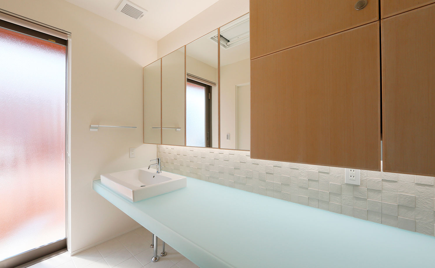 大政建築 【2000万円台/平屋/間取り図】ビルトインガレージのある平屋。塗り壁や無垢材を活かした、和モダンの平屋の建築実例画像10