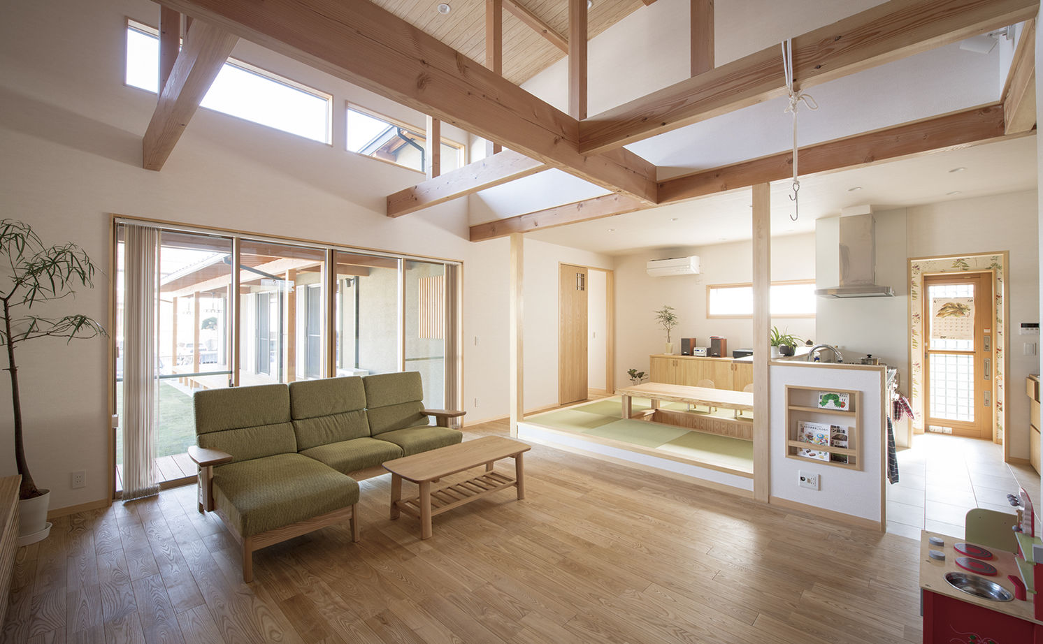 大政建築 【岐阜/平屋/2000万円台/約40坪/和モダン/間取り図】Ｌ字型の間取り＆ウッドデッキで平屋をより楽しく！の建築実例画像5