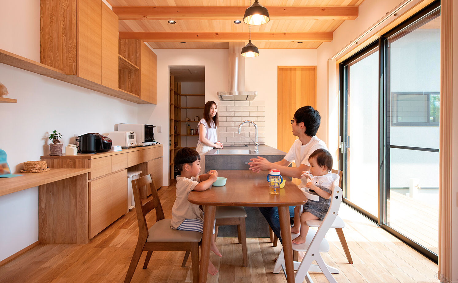大政建築 【2000万円台/平屋/コの字型間取り】家事ラク間取りがこだわり。共働き夫妻が建てたナチュラルモダンな平屋の建築実例画像2