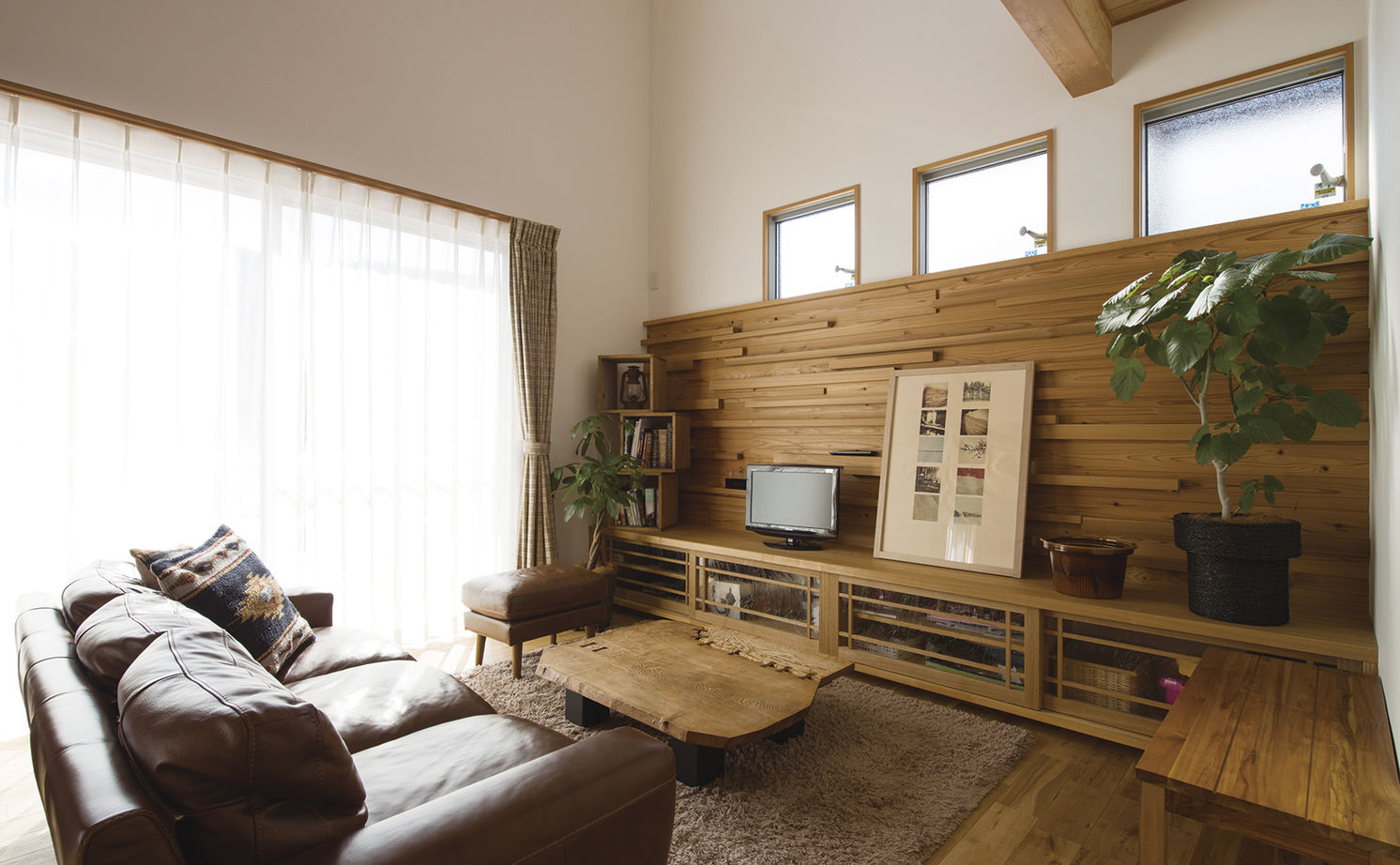 大政建築 【2000万円台/40坪台/理想の間取り/ガレージ/駐車2台可】自然に溶け込む、アウトドアライフを楽しむ住まいの建築実例画像4